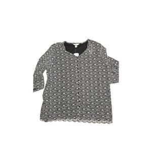 New with‎ tags CJ BanksBlack & white floral knit blouse w/buttons size 24/26W 3X